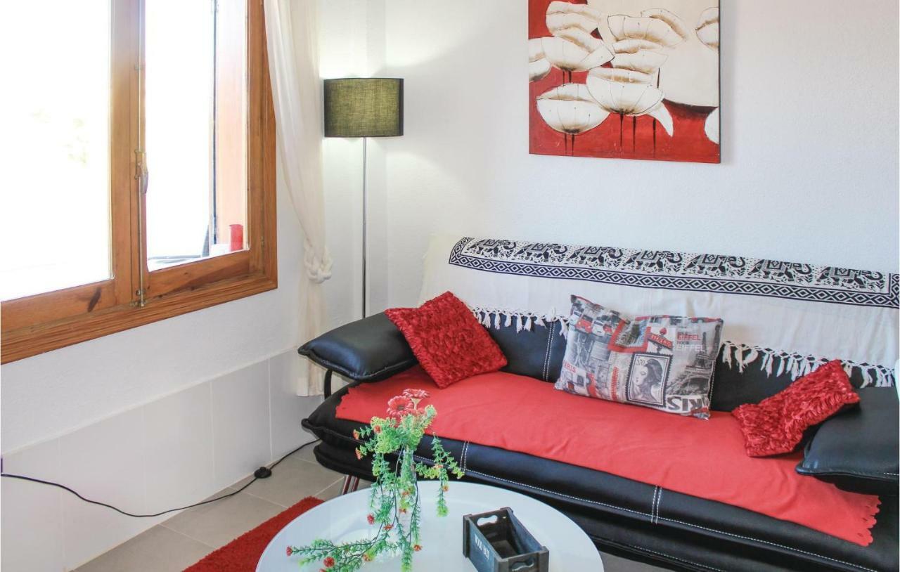 1 Bedroom Gorgeous Apartment In ロハレス エクステリア 写真
